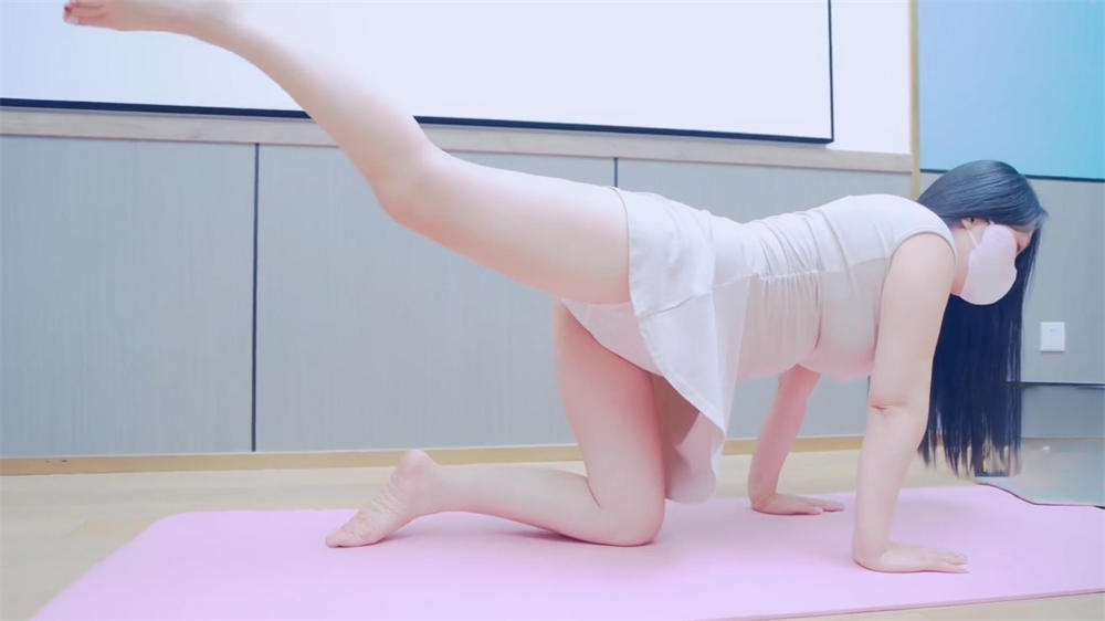 丰满人妻熟女 (1).jpg